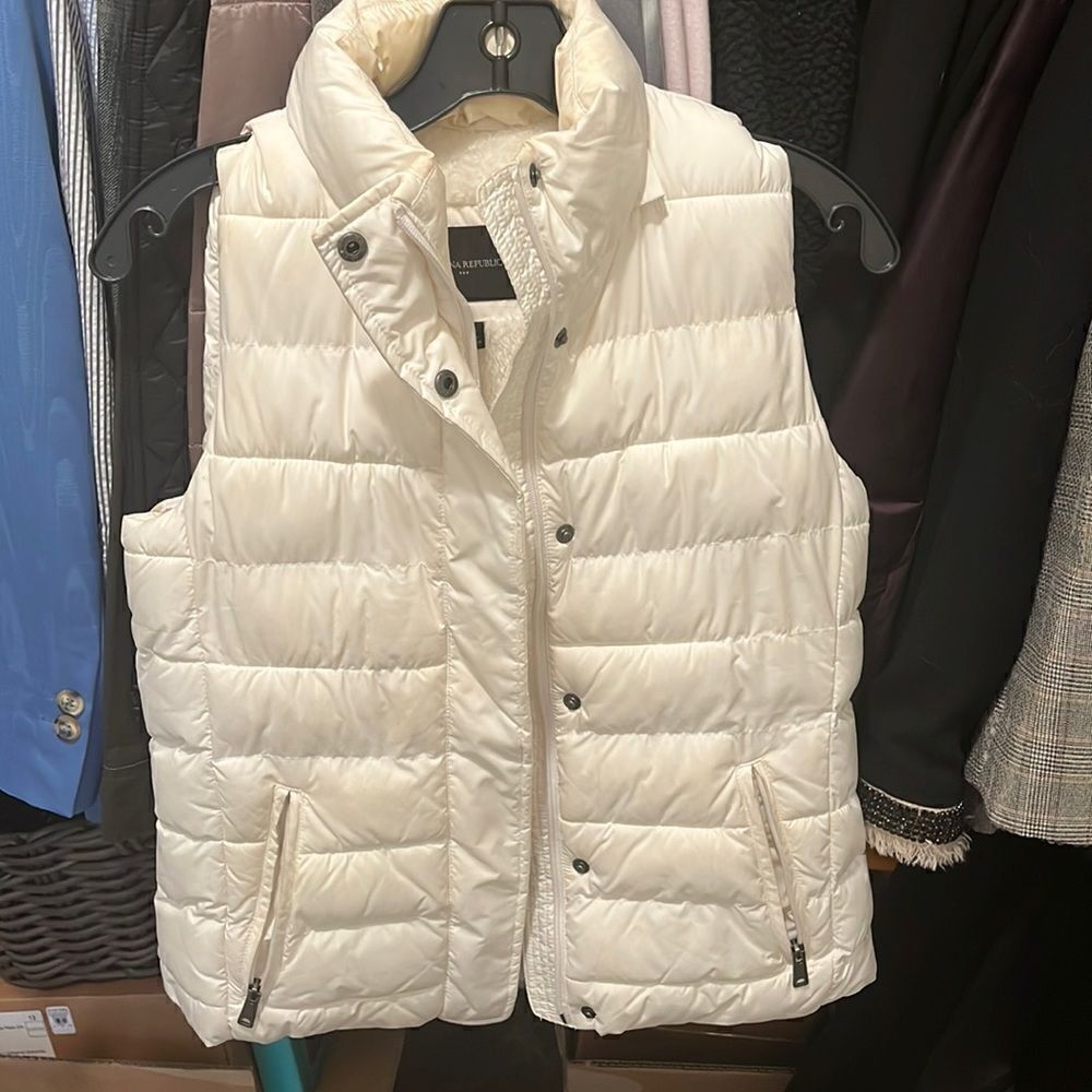 Bananarepublic White Puffer Vest Sz Xs Bananarepublic White Puffer Vest Sz Xs